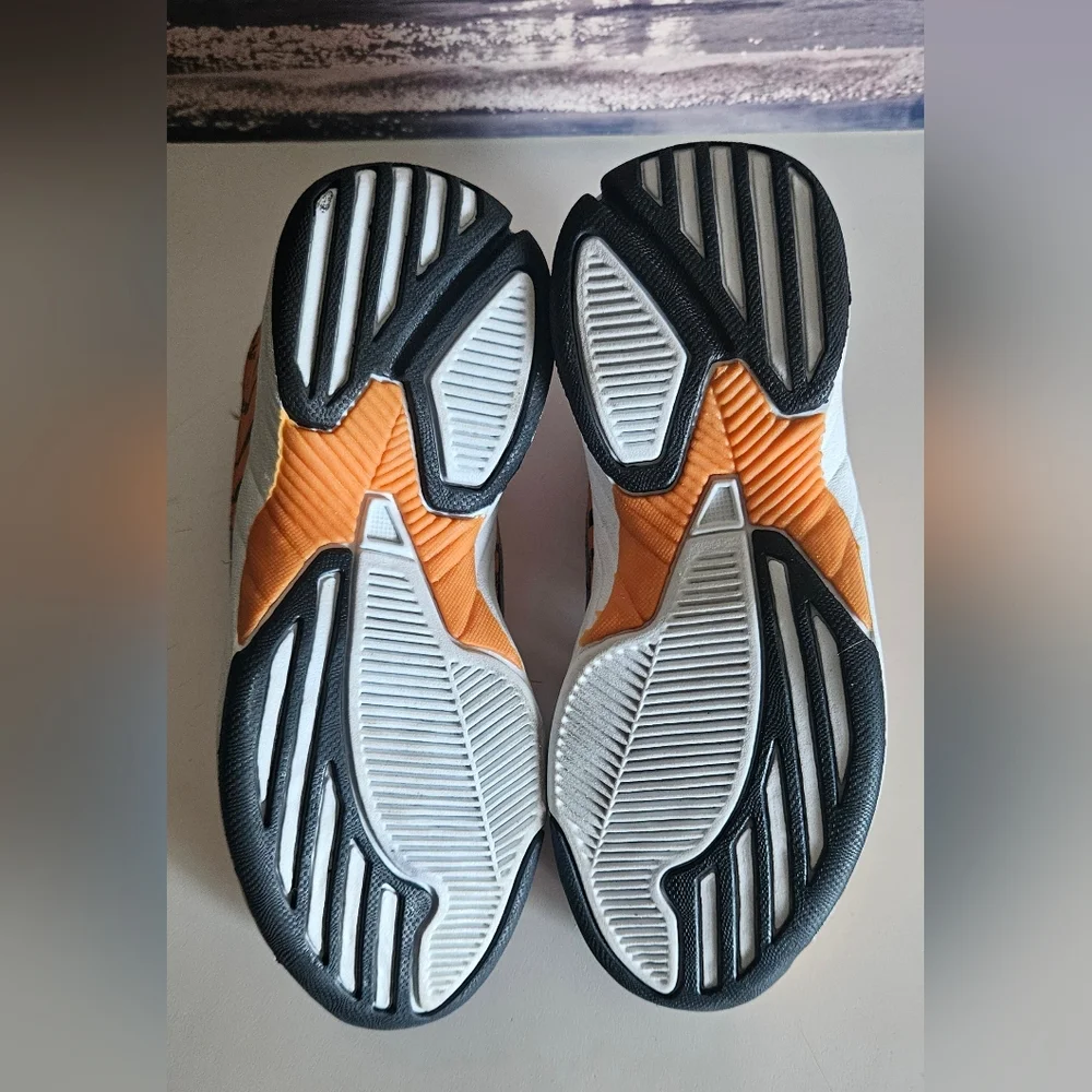 NWOT TCG Tiger Print Athletic Shoes